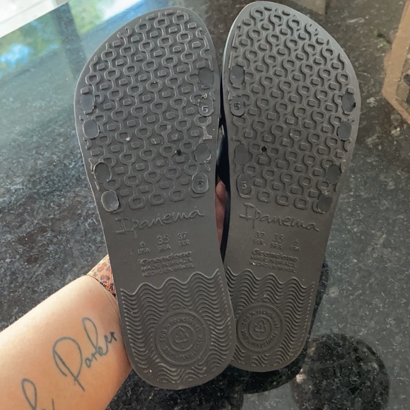 Ipanema slides. Tried on inside . - Picture 3 of 5